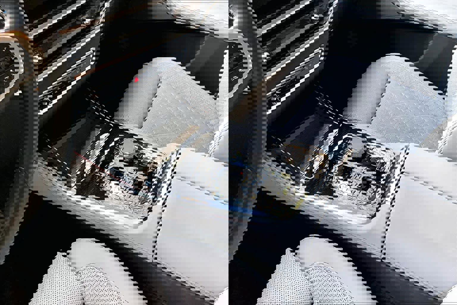 Used 2024 BMW X5 xDrive50e w/ M Sport Package image 16