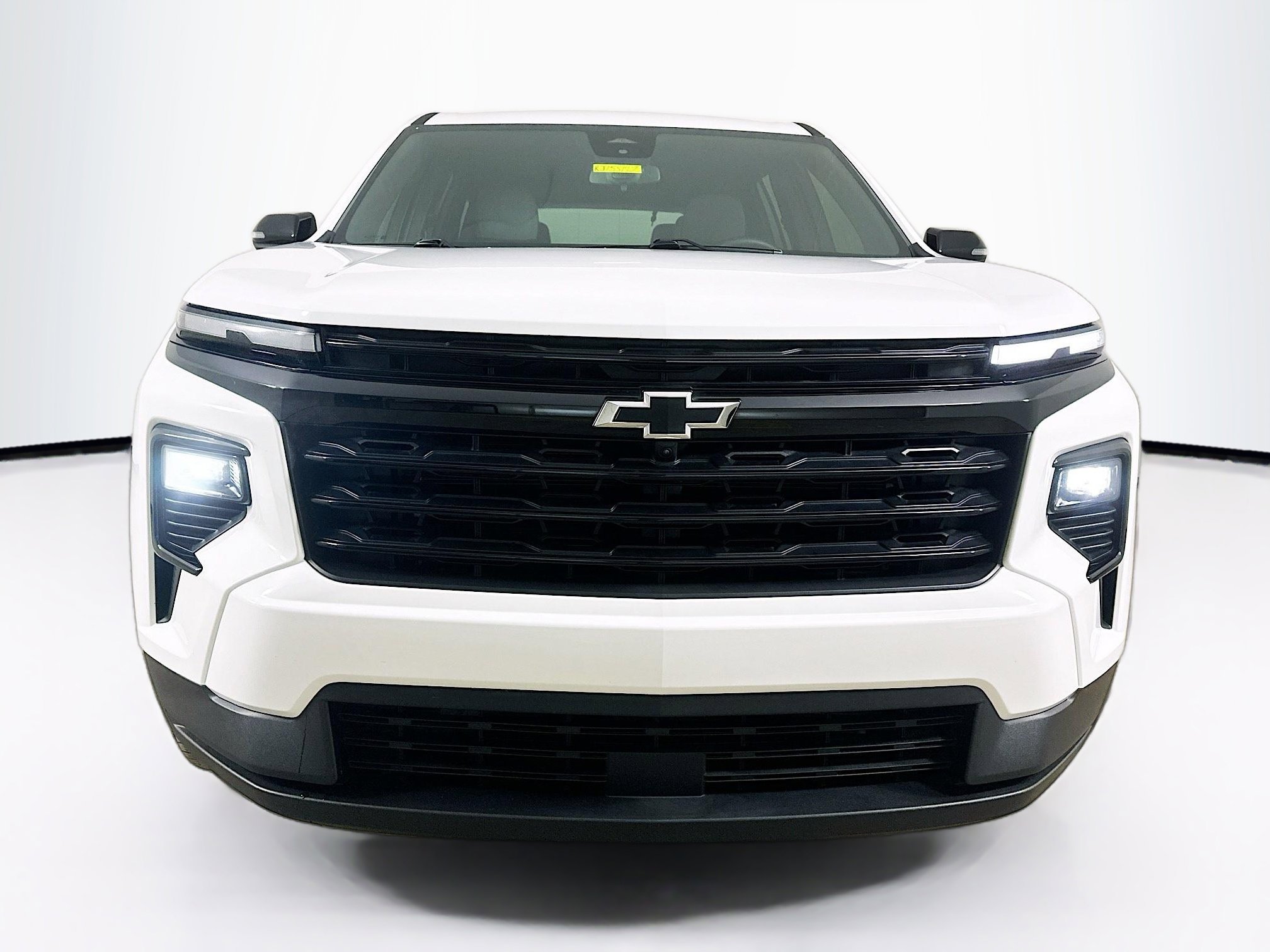 Used 2024 Chevrolet Traverse LT w/ Midnight/Sport Edition image 2