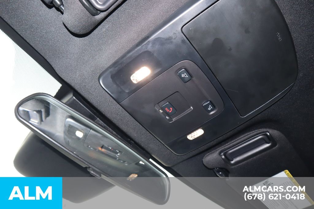 Used 2025 Toyota Camry SE image 33