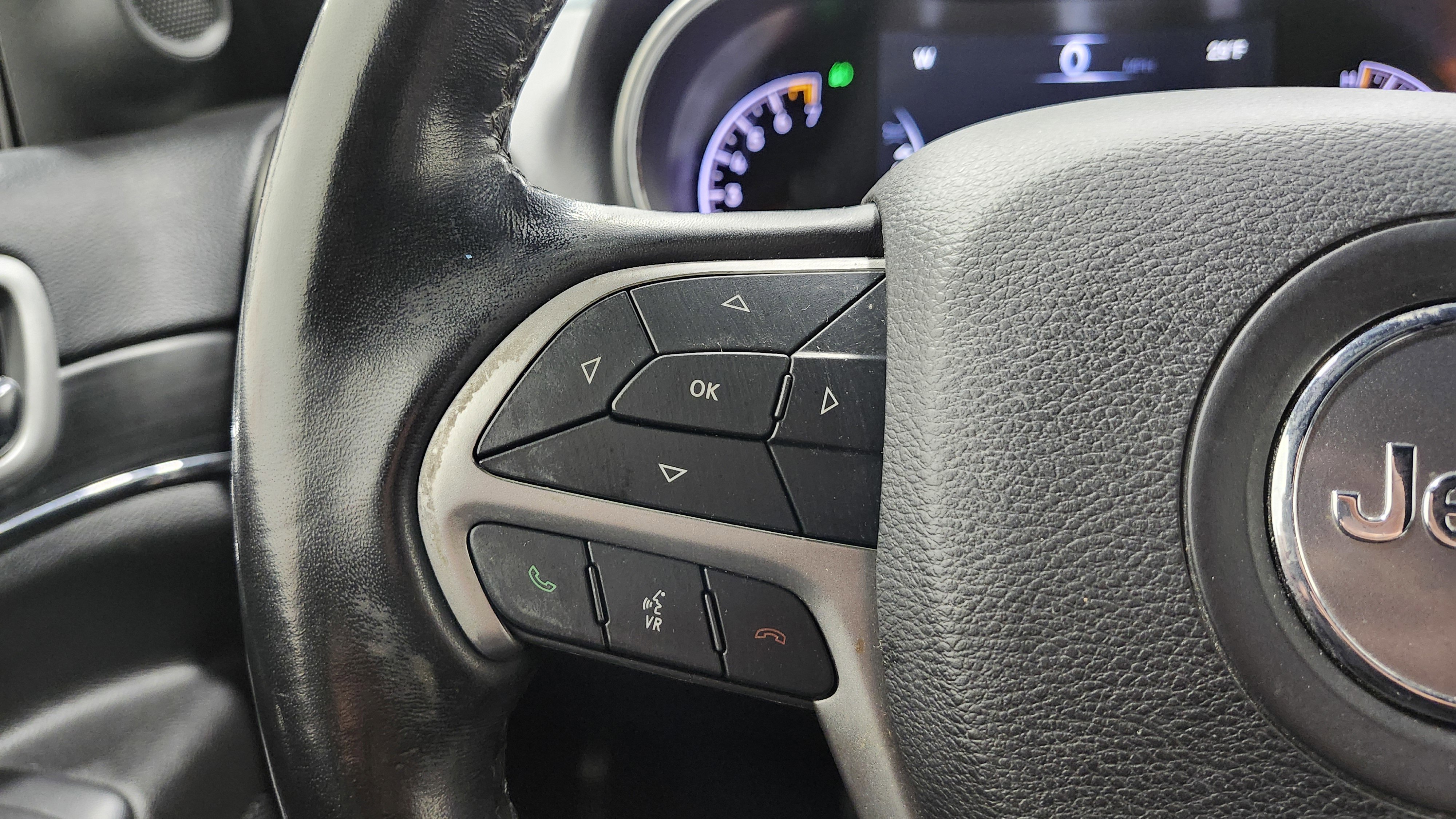 Used 2021 Jeep Grand Cherokee Limited w/ Premium Lighting Group image 39