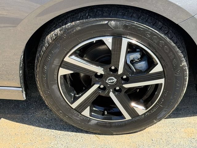 Used 2024 Nissan Sentra SV FWD image 9