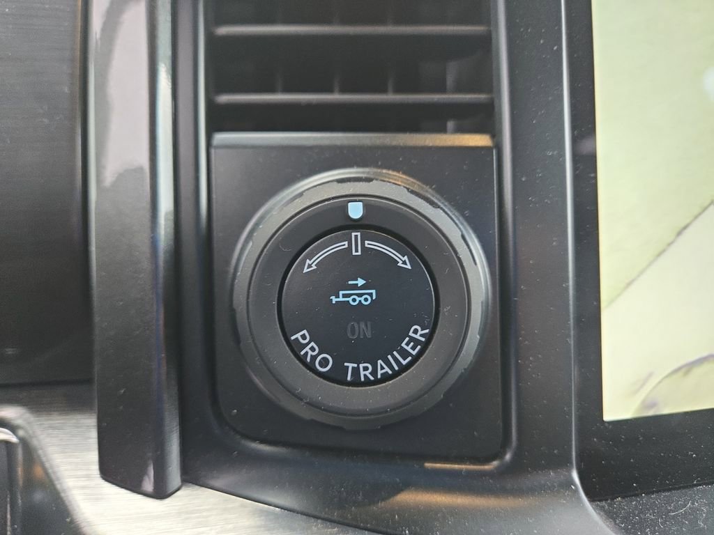 Used 2022 Ford F150 Lariat image 26