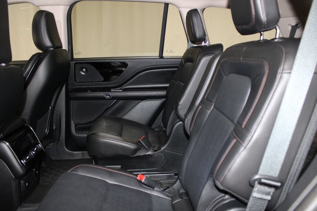 Used 2024 Lincoln Aviator Reserve w/ Equipment Group 201A RWD image 21
