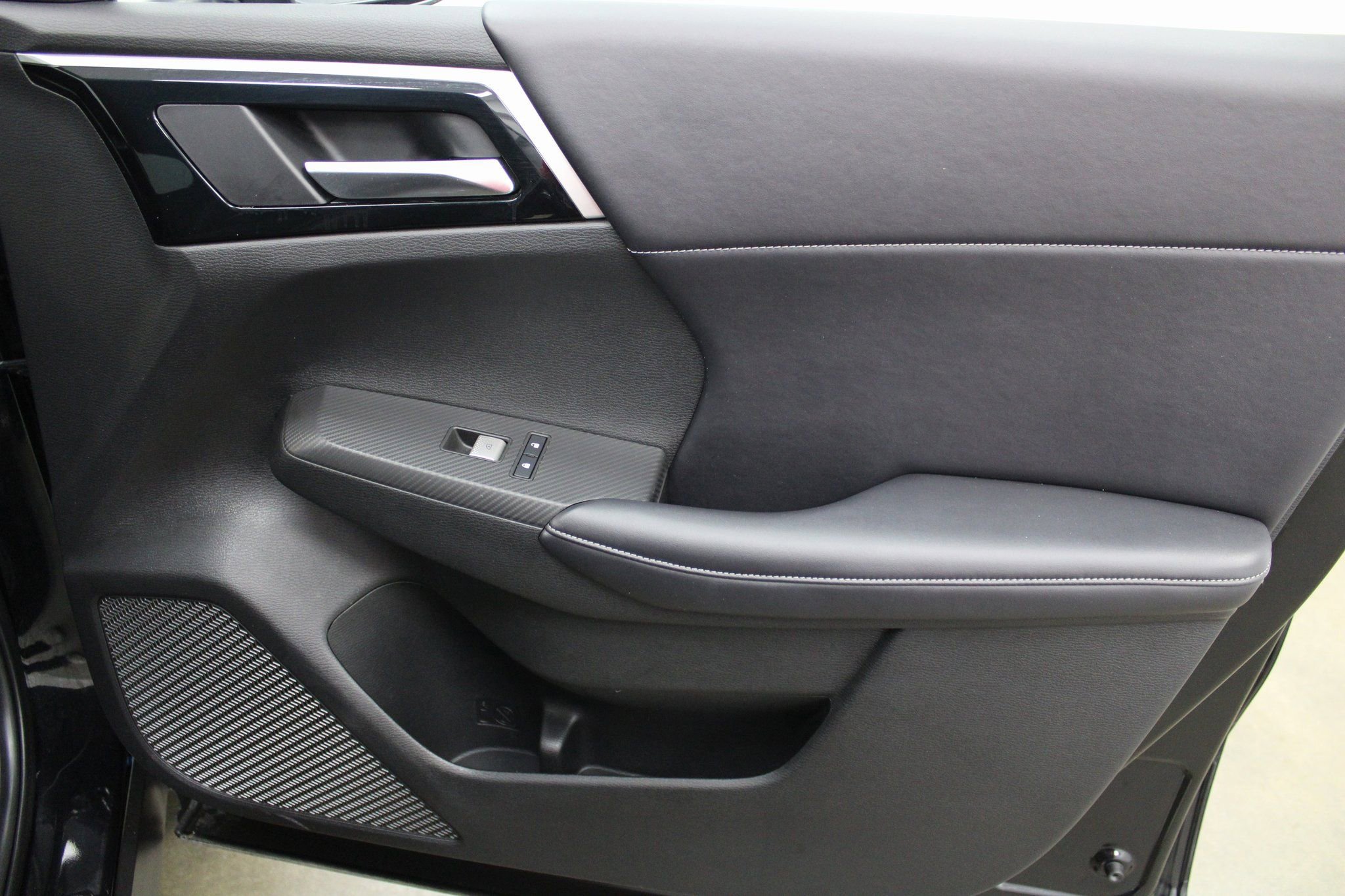 Used 2023 Mitsubishi Outlander SE image 24