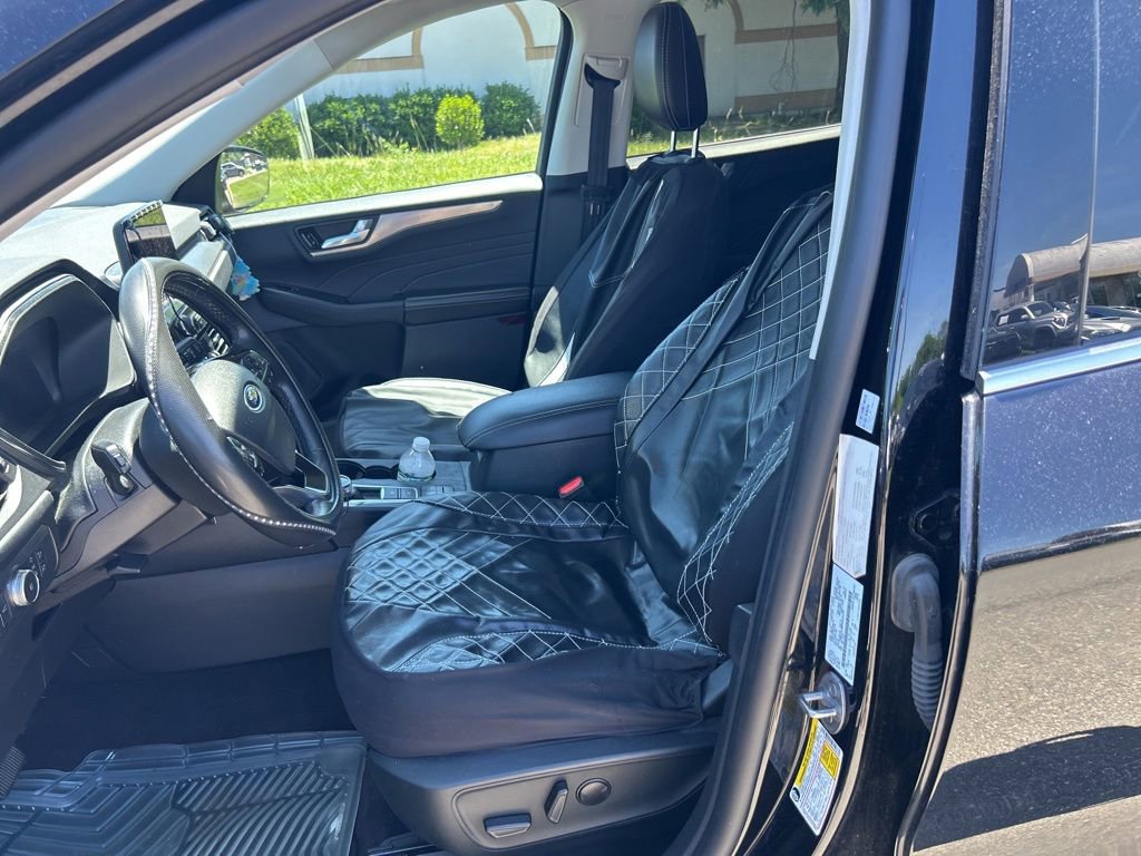 Used 2022 Ford Escape Titanium AWD/4WD image 15