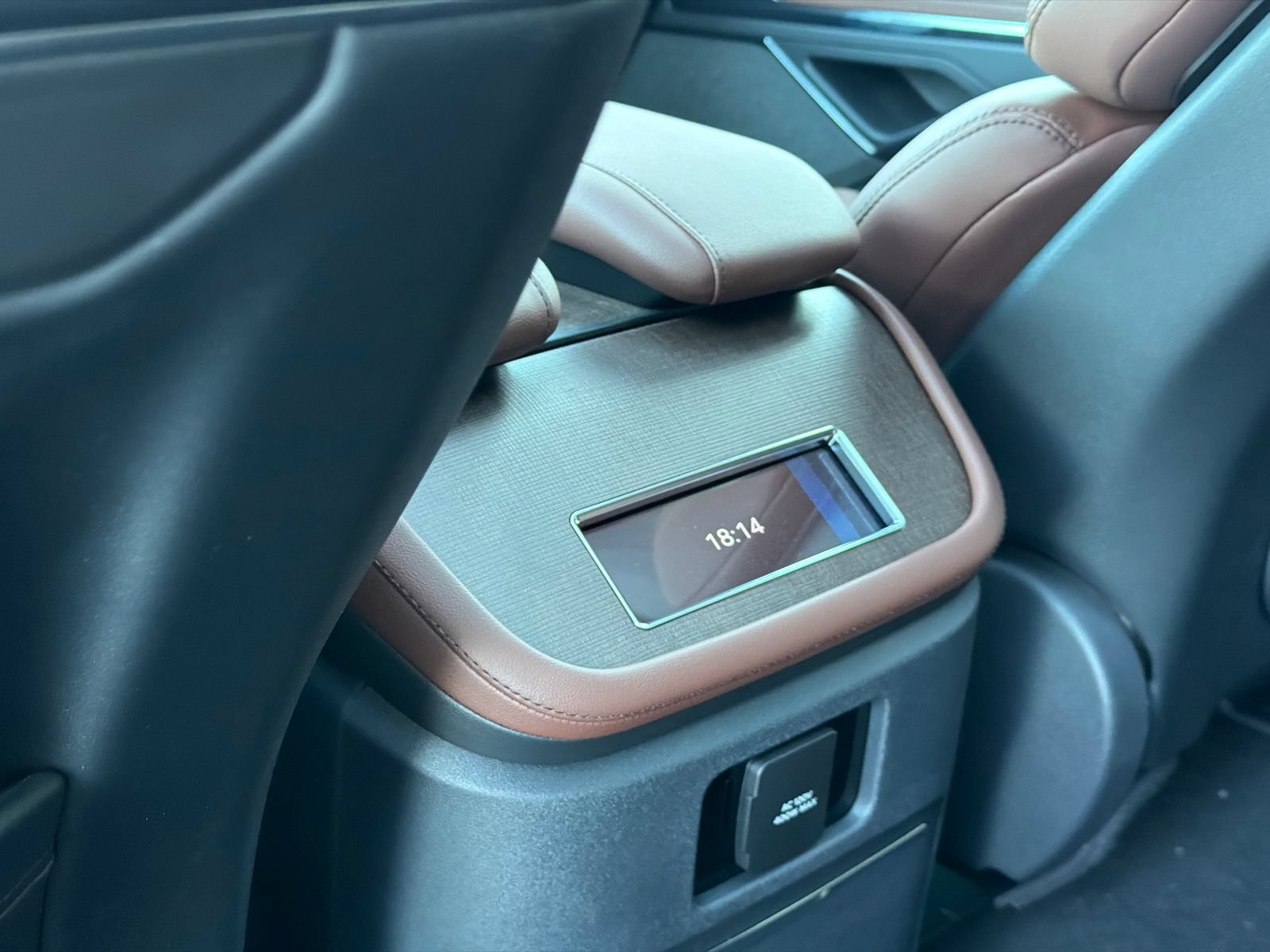 New 2026 Lincoln Navigator Reserve AWD/4WD image 21