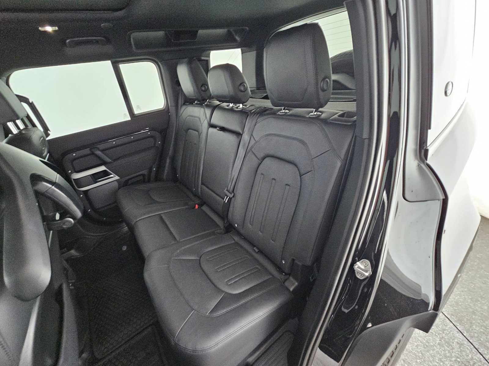 Used 2022 Land Rover Defender 110 S AWD/4WD image 17