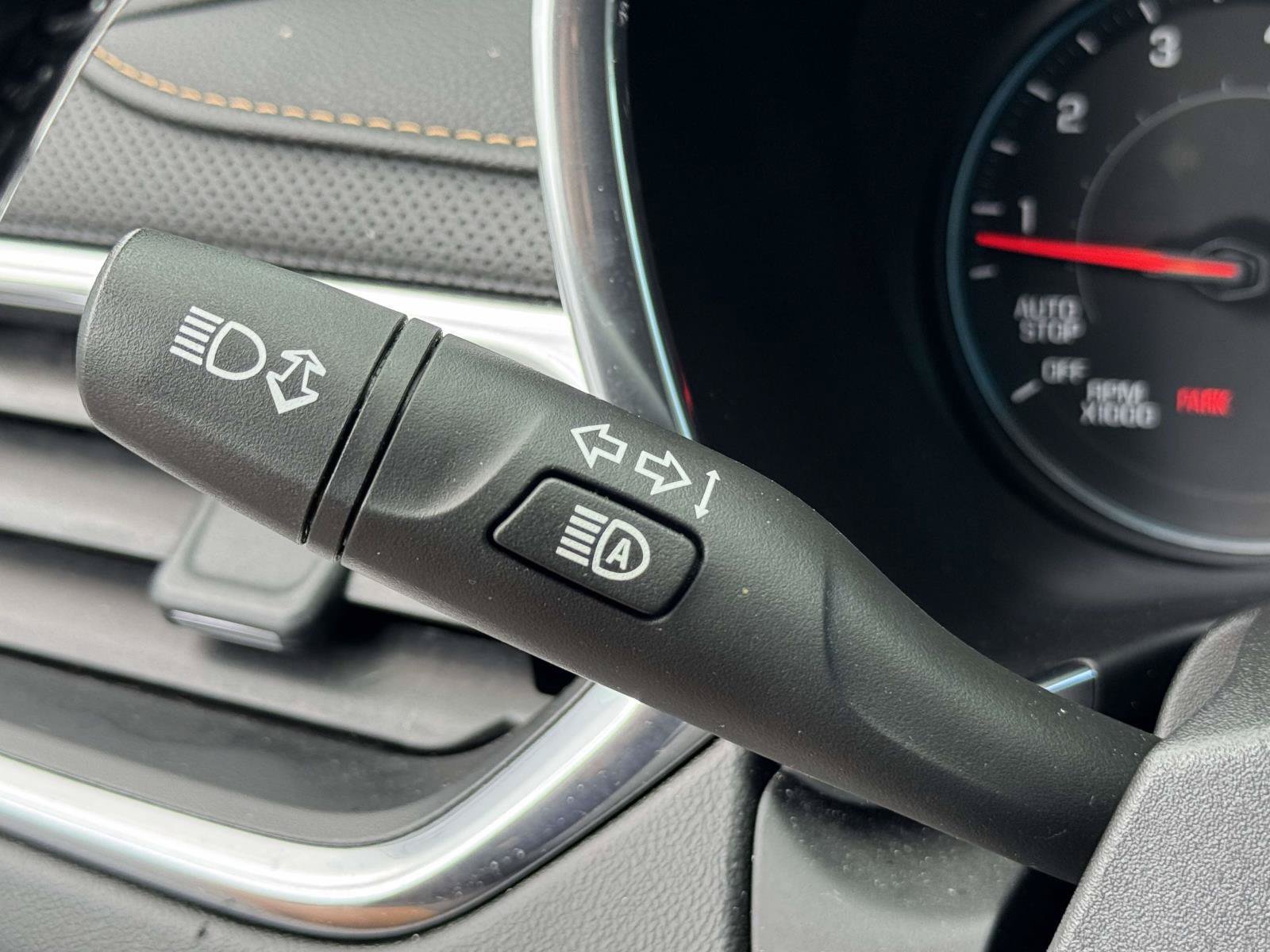 Used 2020 Chevrolet Equinox Premier AWD/4WD image 14