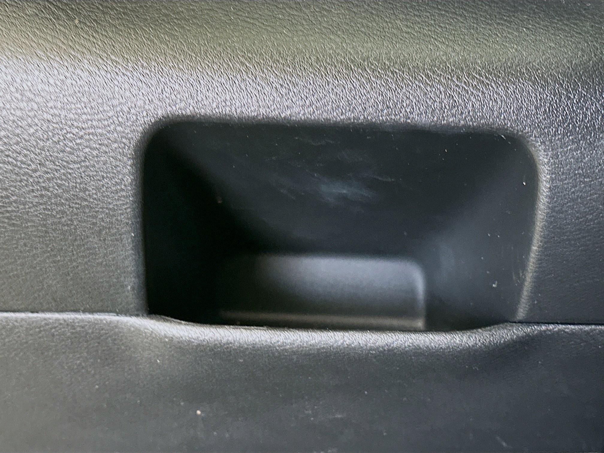 Used 2023 Nissan Kicks SR image 16