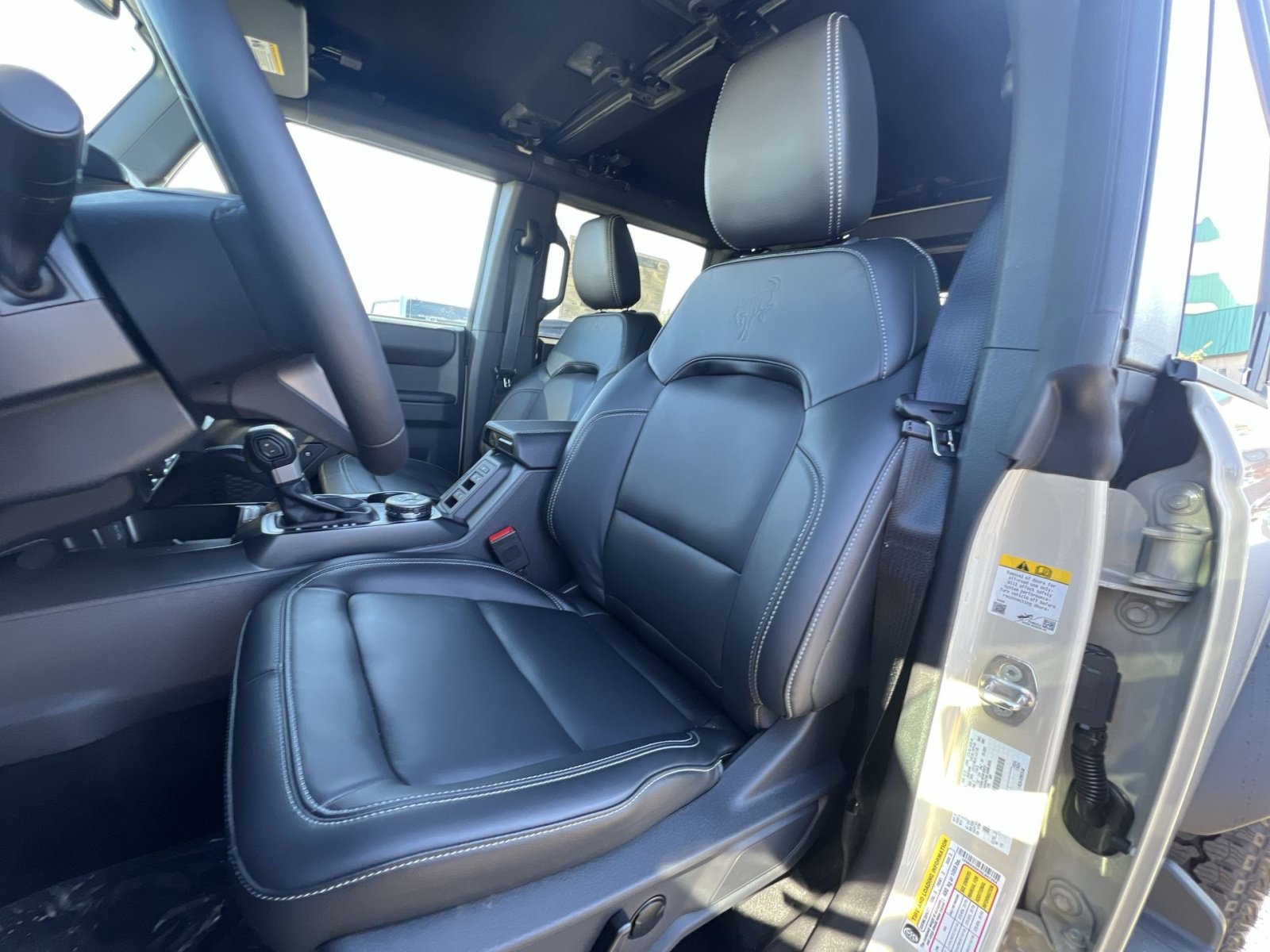 New 2025 Ford Bronco Outer Banks w/ Sasquatch Package AWD/4WD image 38