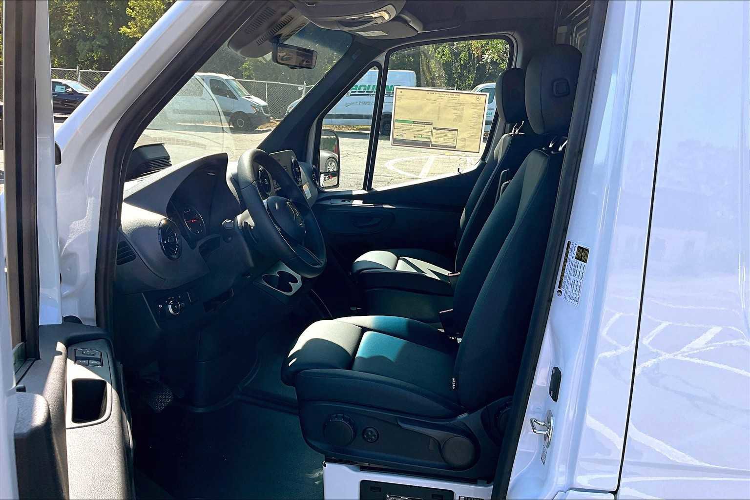 New 2025 Mercedes-Benz Sprinter 2500 image 13