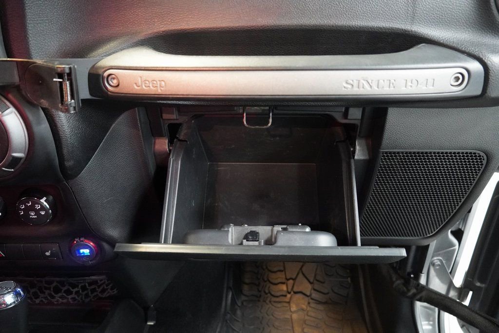 Used 2018 Jeep Wrangler Unlimited Sport S image 30