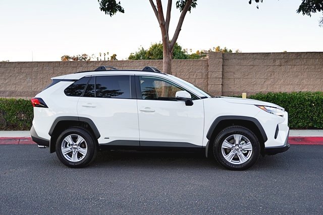 Used 2025 Toyota RAV4 LE image 7