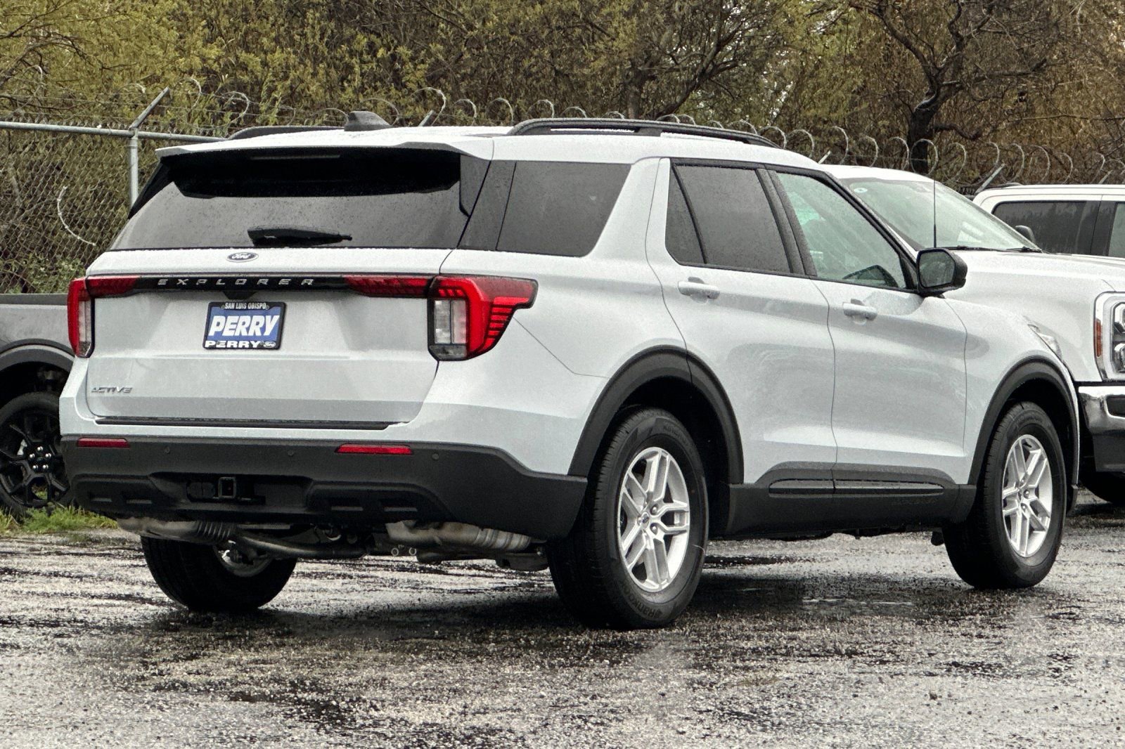 New 2026 Ford Explorer Active image 3