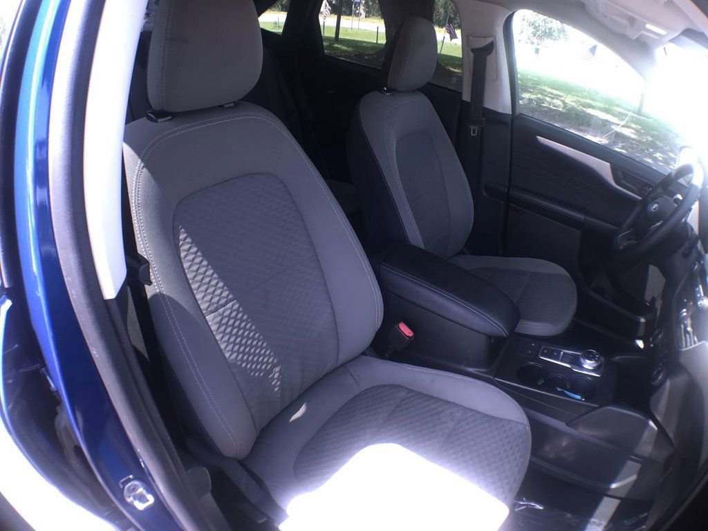 Used 2022 Ford Escape SE image 20