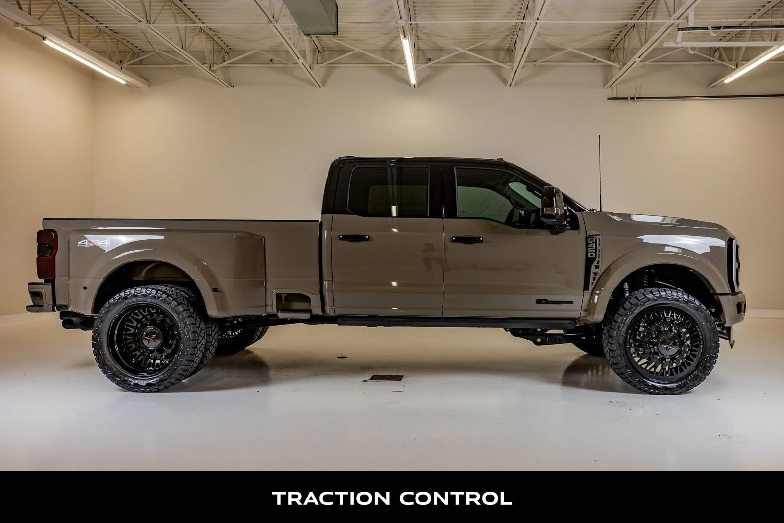 Used 2026 Ford F450 Platinum AWD/4WD image 11