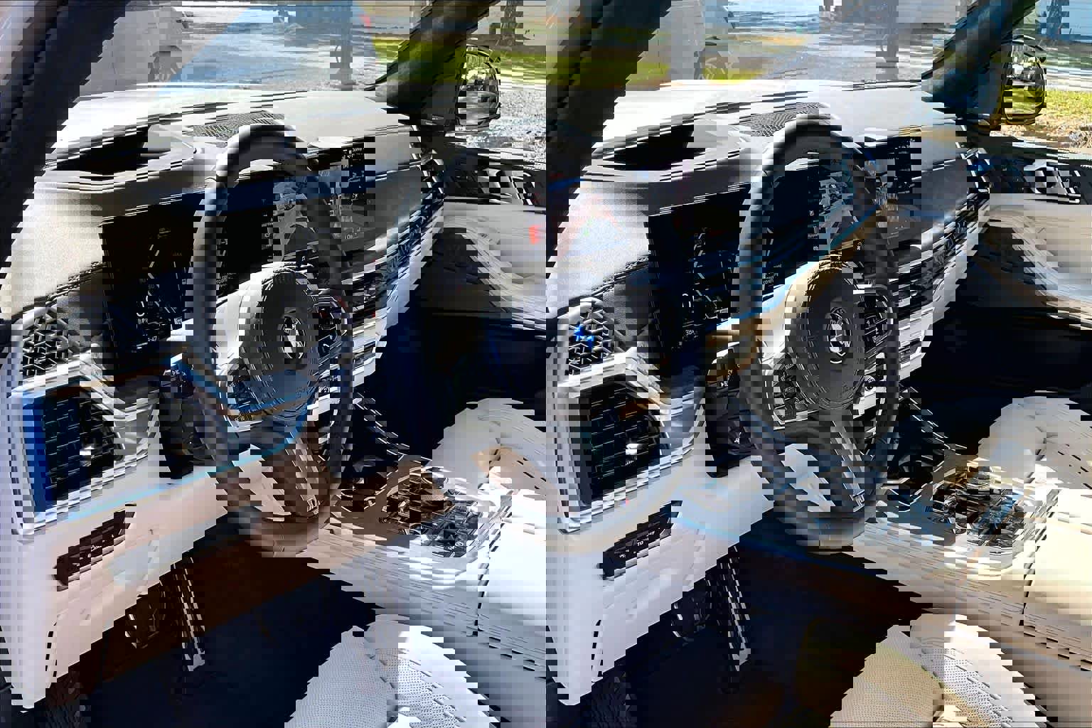 Certified 2025 BMW X7 xDrive40i w/ Executive Package image 18