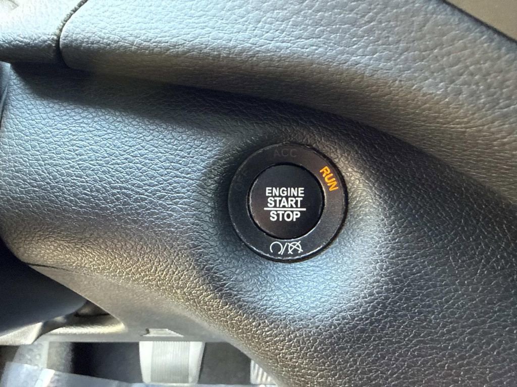 Used 2021 Jeep Cherokee Latitude Lux 80th Anniv w/ Quick Order Package 2YU 80th image 37