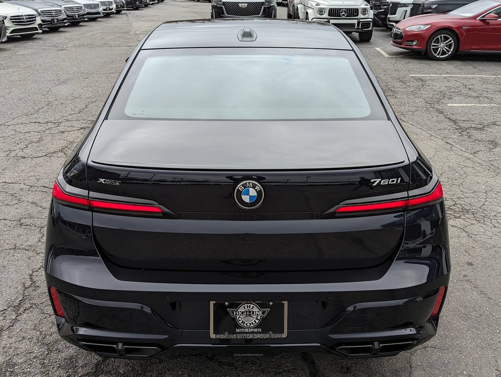 Used 2023 BMW 760i xDrive AWD/4WD image 8
