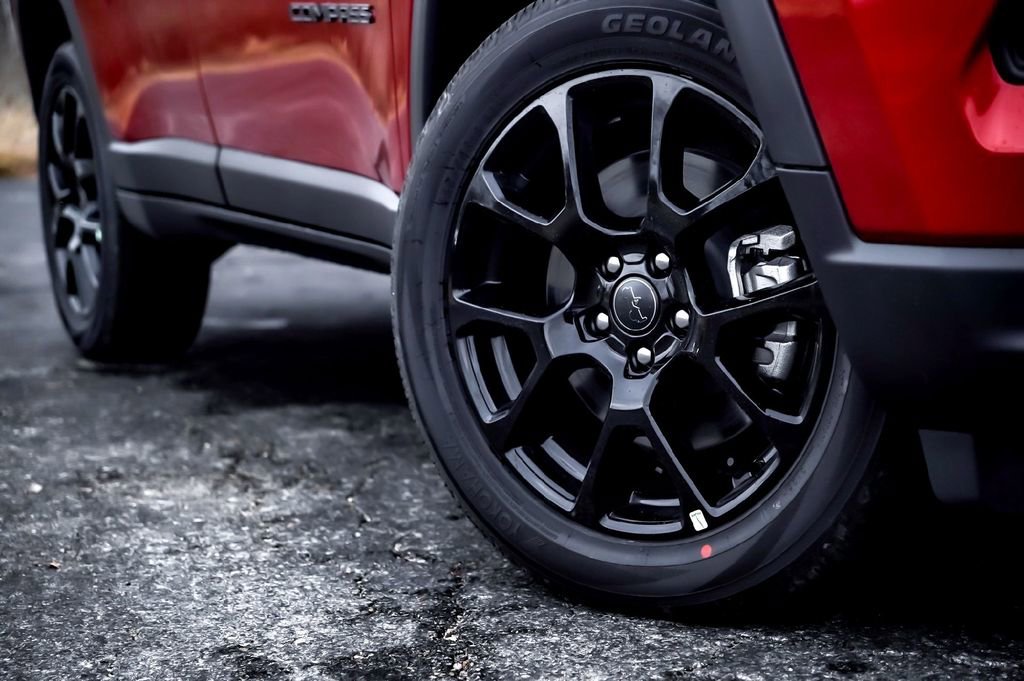 New 2026 Jeep Compass Latitude AWD/4WD image 3