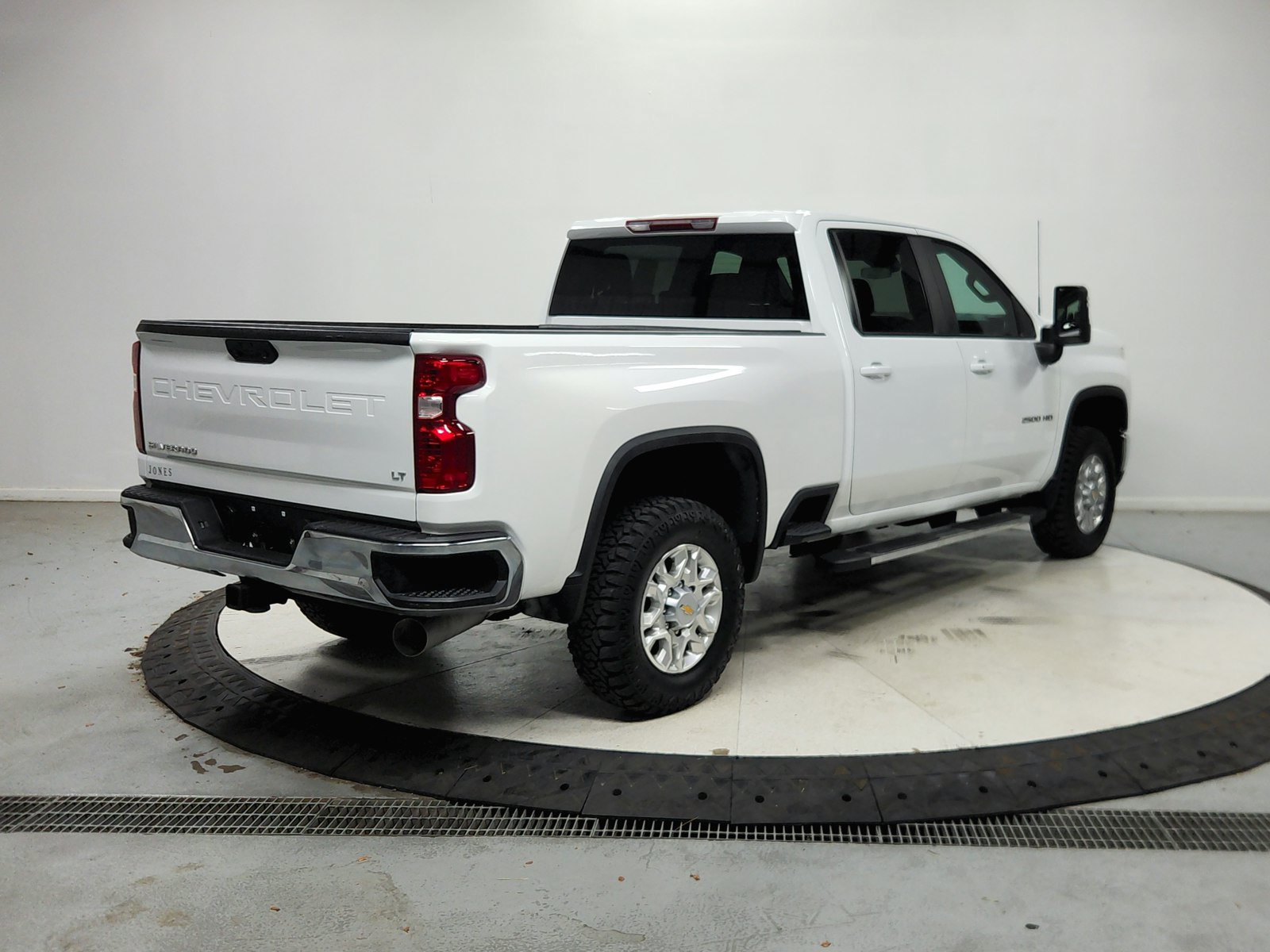 Used 2025 Chevrolet Silverado 2500 LT AWD/4WD image 8