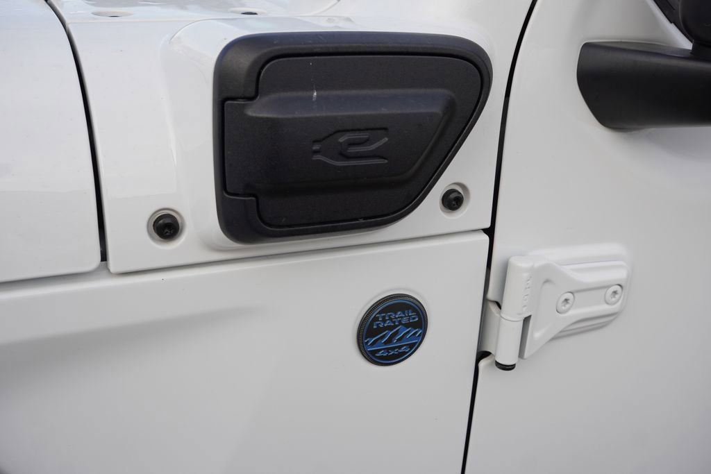 Certified 2025 Jeep Wrangler Unlimited Sahara w/ Safety Group image 15