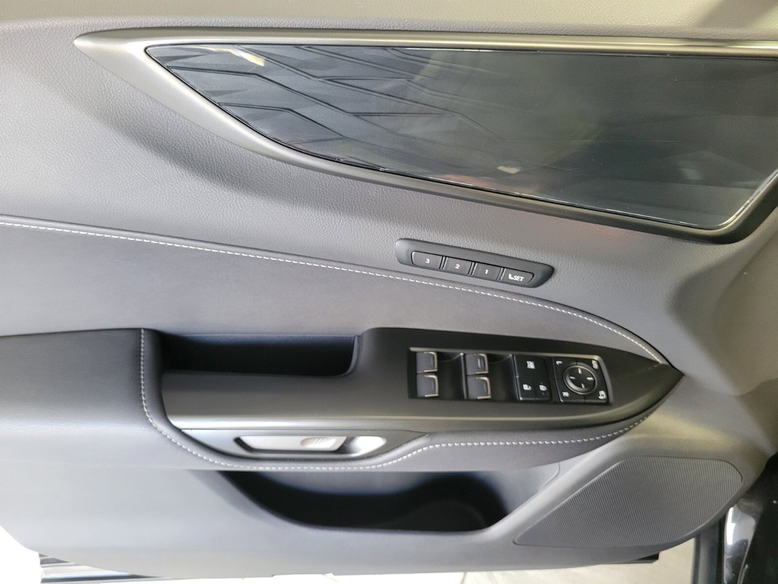 Used 2025 Lexus NX 350h AWD w/ Premium Package image 19