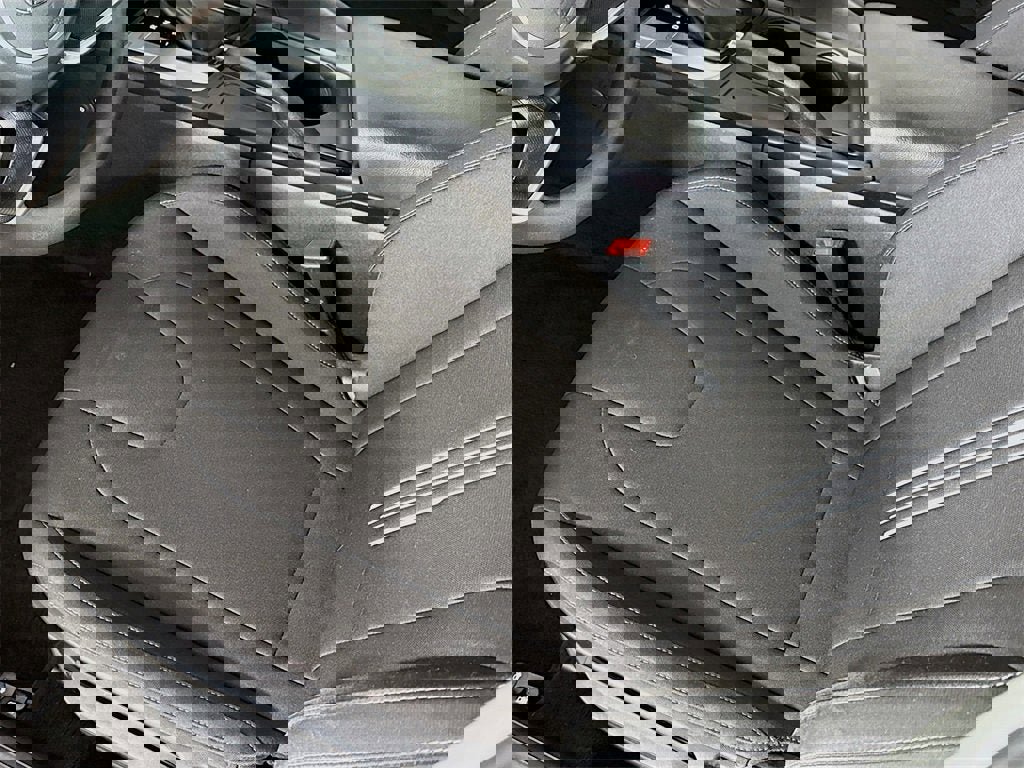 Used 2023 Hyundai Elantra SEL w/ Preferred Accessory Package image 12