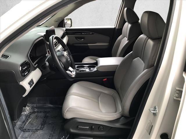 Certified 2024 Honda Pilot Touring image 13