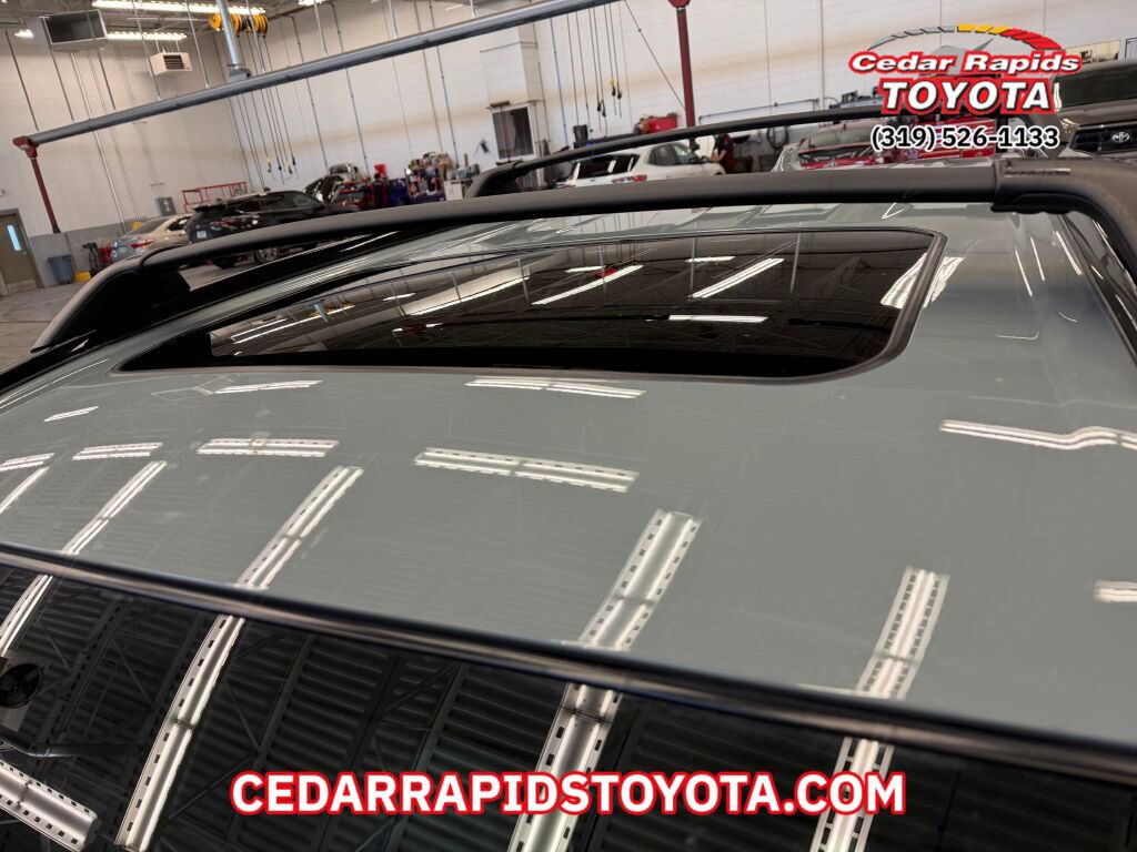 Used 2019 Toyota RAV4 XLE image 7