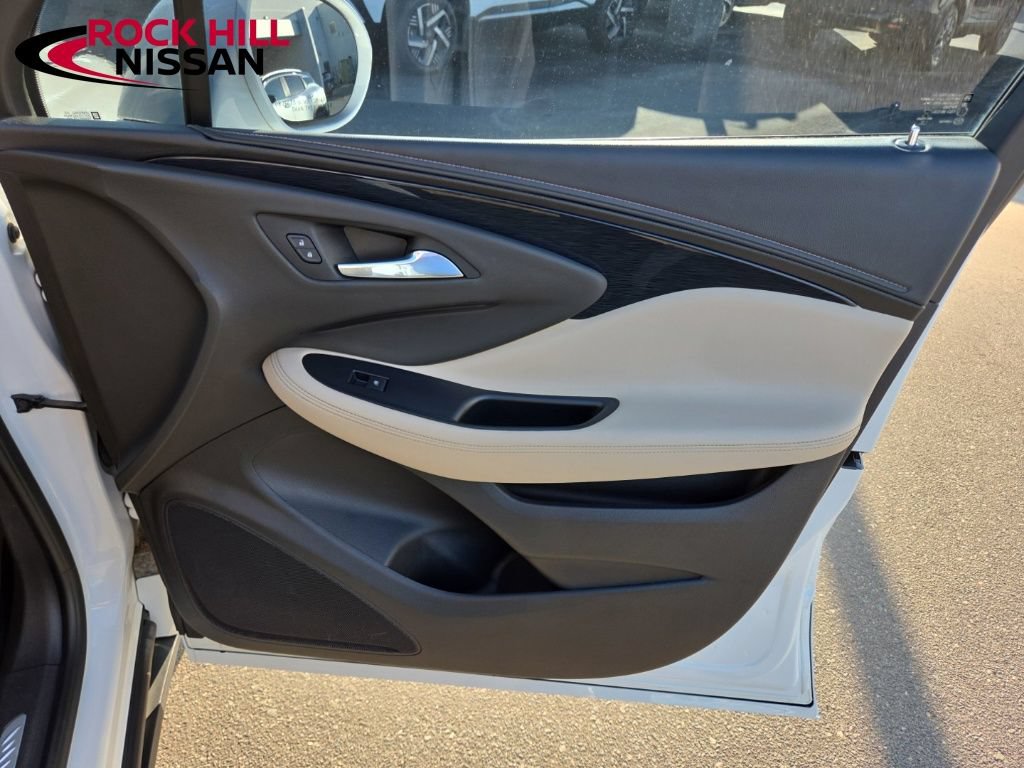 Used 2017 Buick Envision Essence FWD image 34