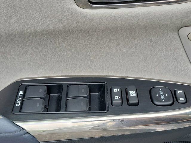 Used 2013 Toyota Avalon Limited image 31