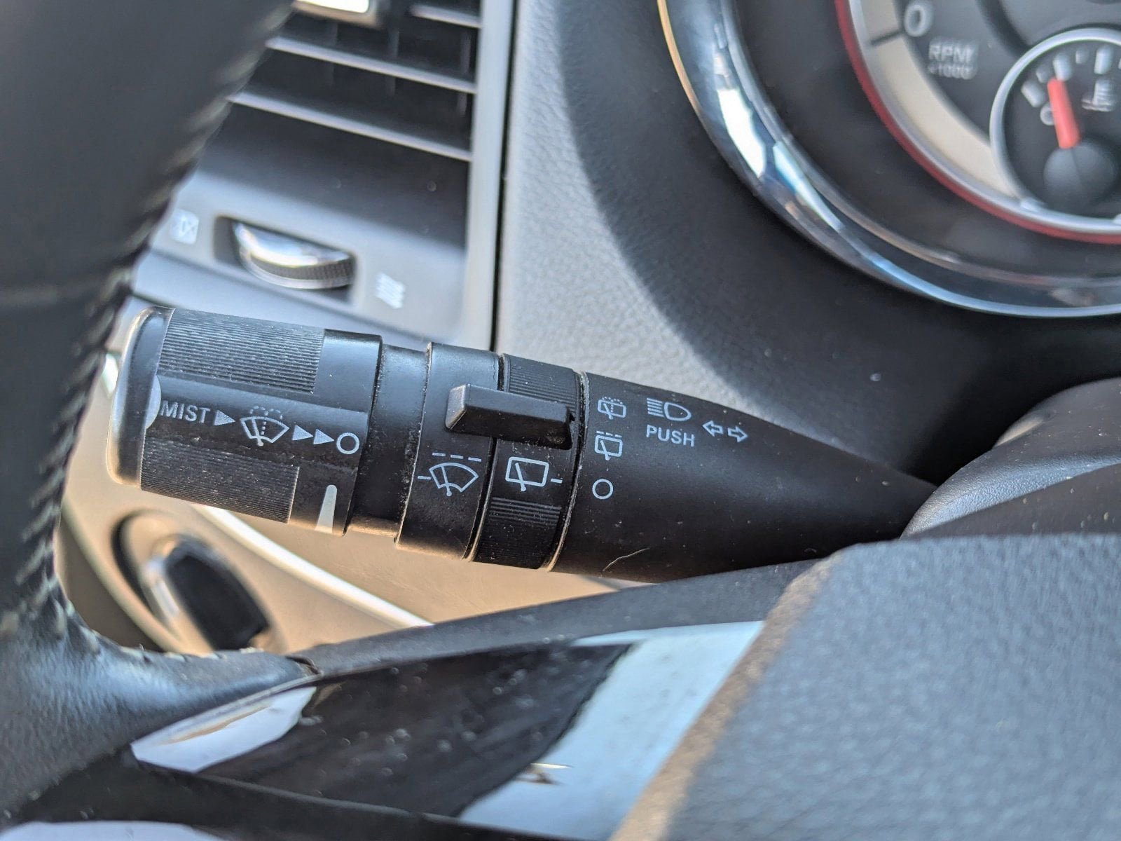 Used 2016 Dodge Grand Caravan SE FWD image 30