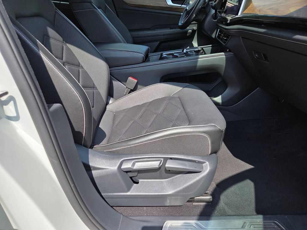 Certified 2025 Volkswagen Atlas SE FWD image 30