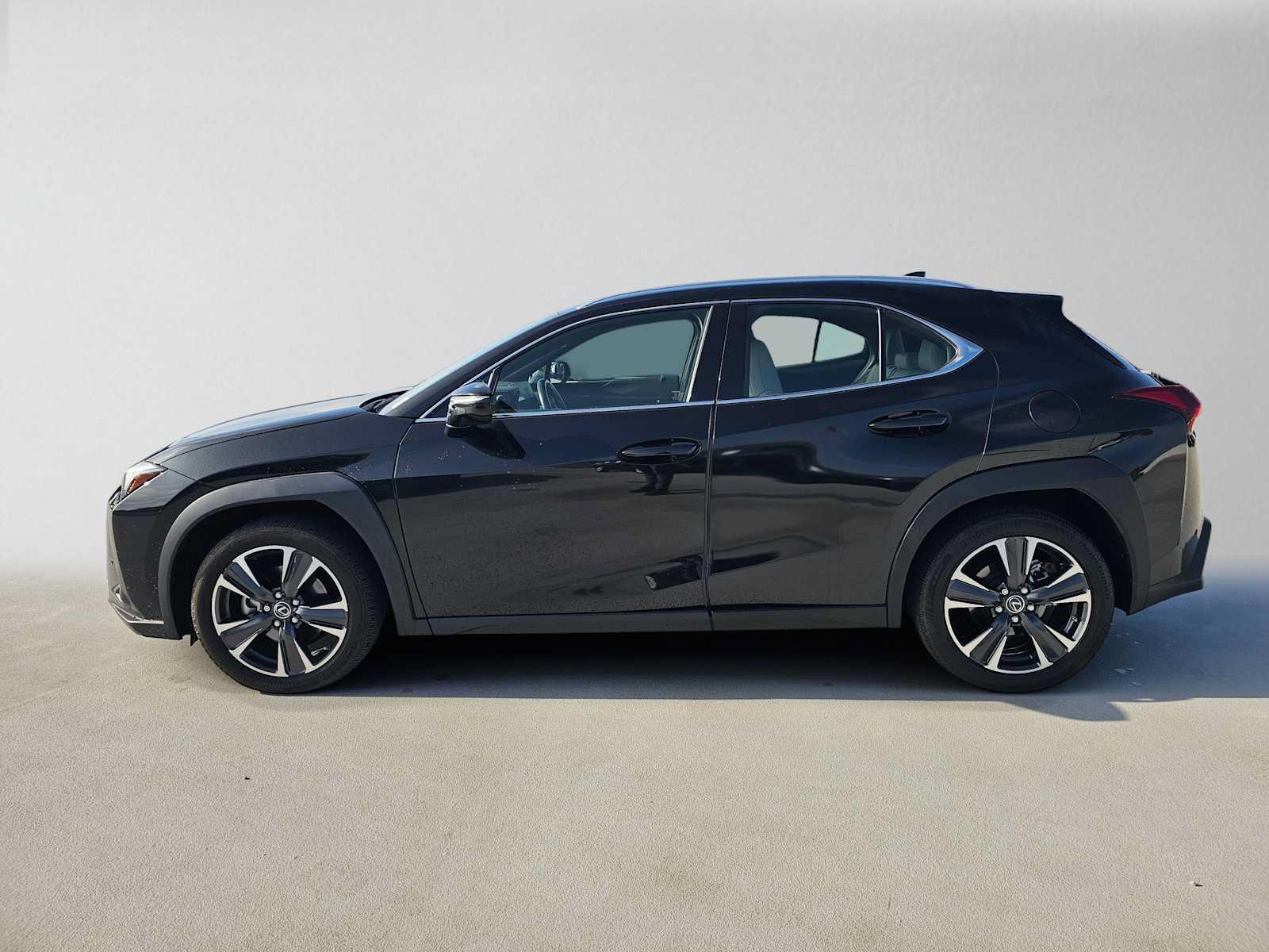 Used 2023 Lexus UX 250h FWD w/ Accessory Package (Z2) image 6