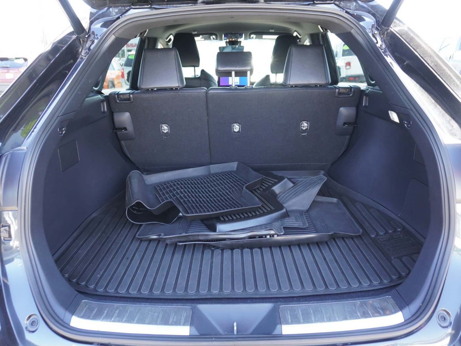 Used 2023 Toyota Venza Nightshade AWD/4WD image 11