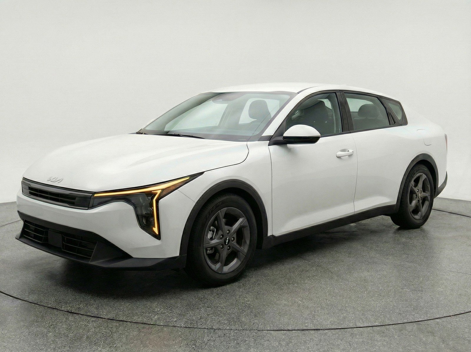 Used 2025 Kia K4 FWD image 2