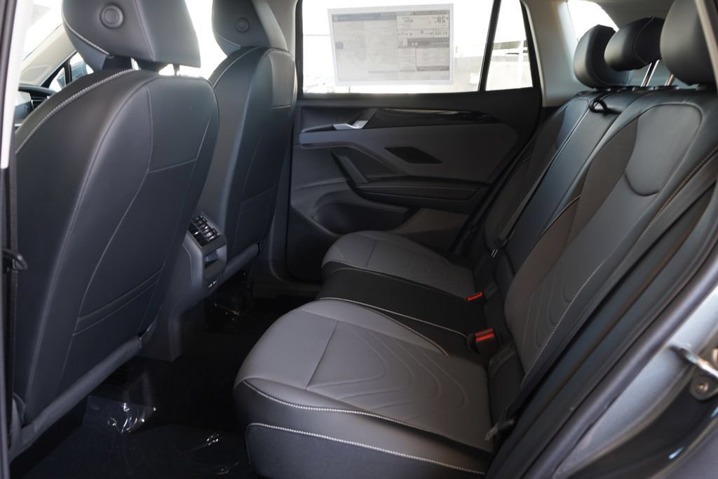 New 2026 Volkswagen Tiguan SE FWD image 7