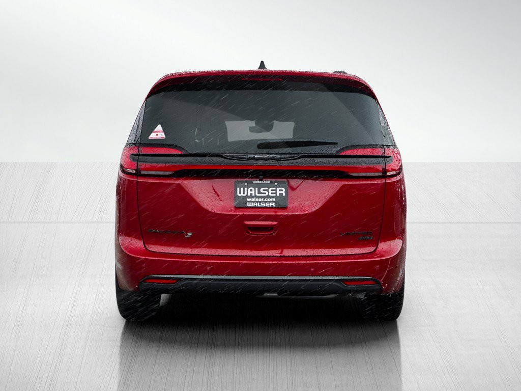 New 2026 Chrysler Pacifica Limited image 5