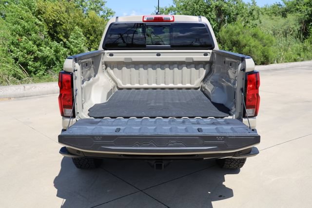 Used 2023 Chevrolet Colorado Trail Boss w/ Technology Package AWD/4WD image 8