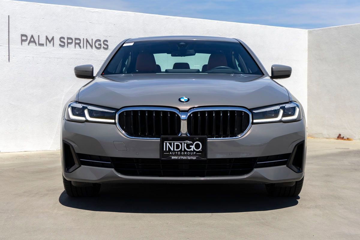 Used 2021 BMW 530e w/ Premium Package RWD image 4