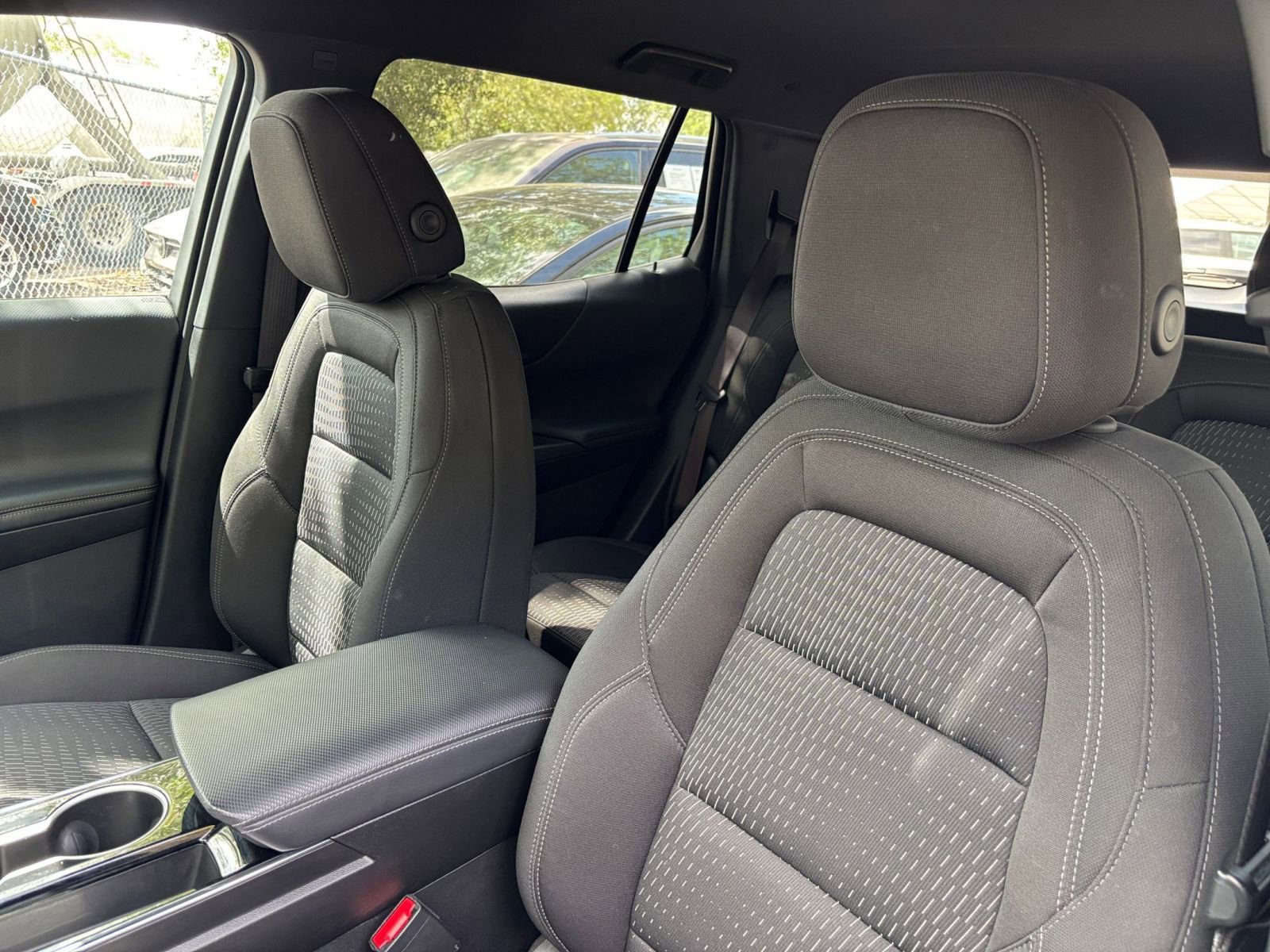 Used 2025 Chevrolet Equinox LT FWD image 36