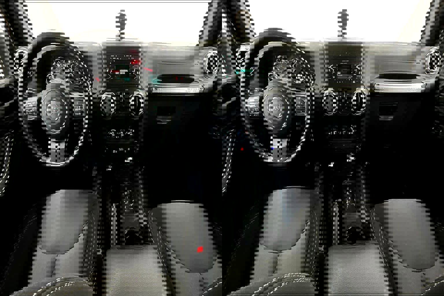 Used 2017 Jeep Wrangler Unlimited Rubicon w/ Connectivity Group image 16