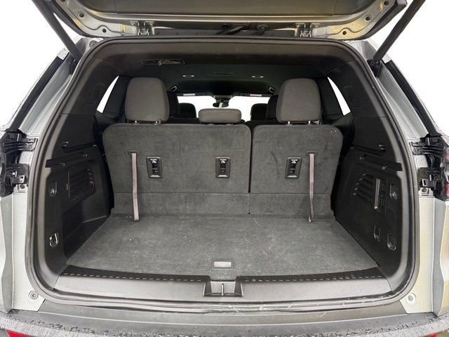 Used 2025 GMC Acadia Elevation image 28