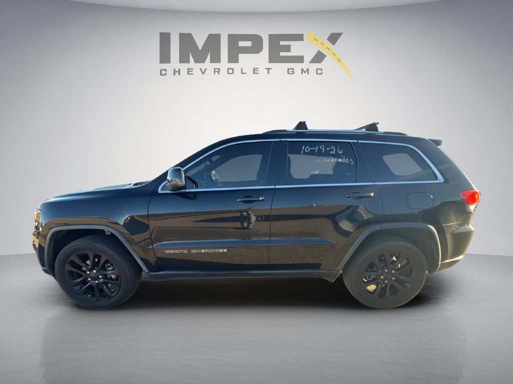 Used 2018 Jeep Grand Cherokee Laredo RWD image 2