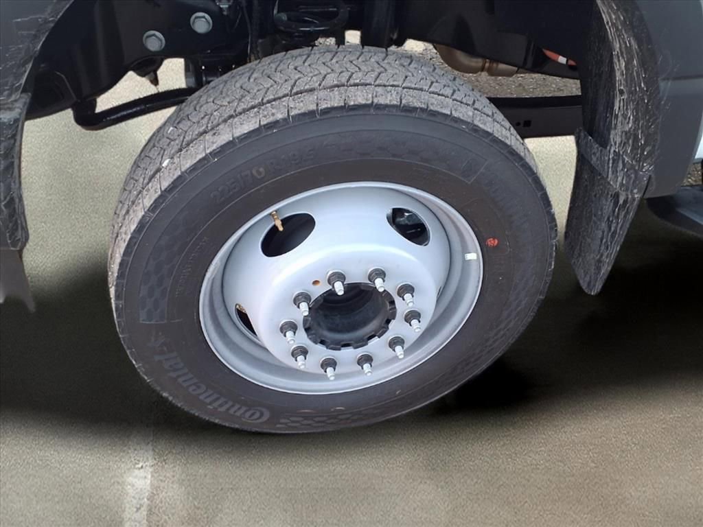 New 2026 Ford F550 2WD Regular Cab Super Duty image 19