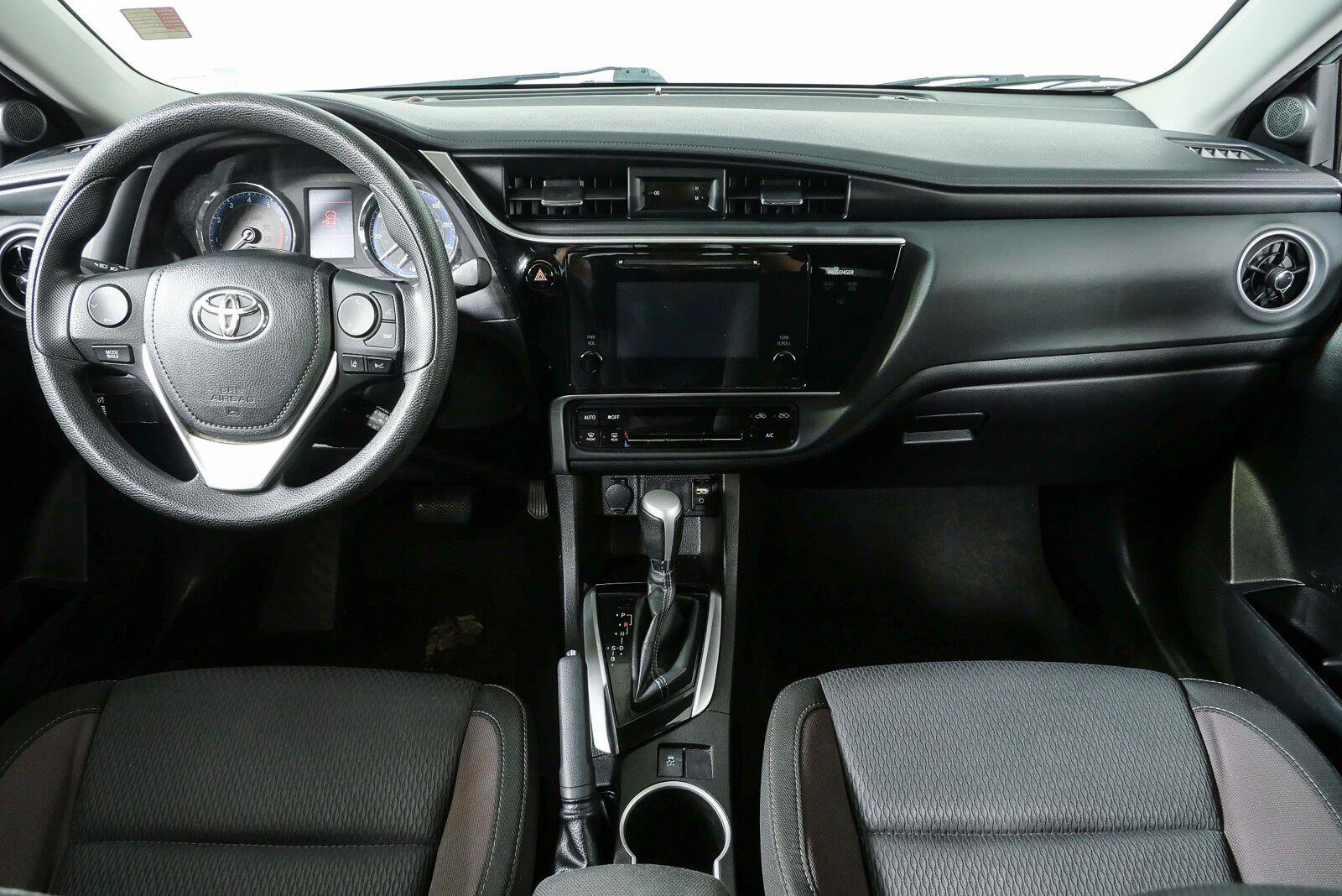 Used 2017 Toyota Corolla LE FWD image 17