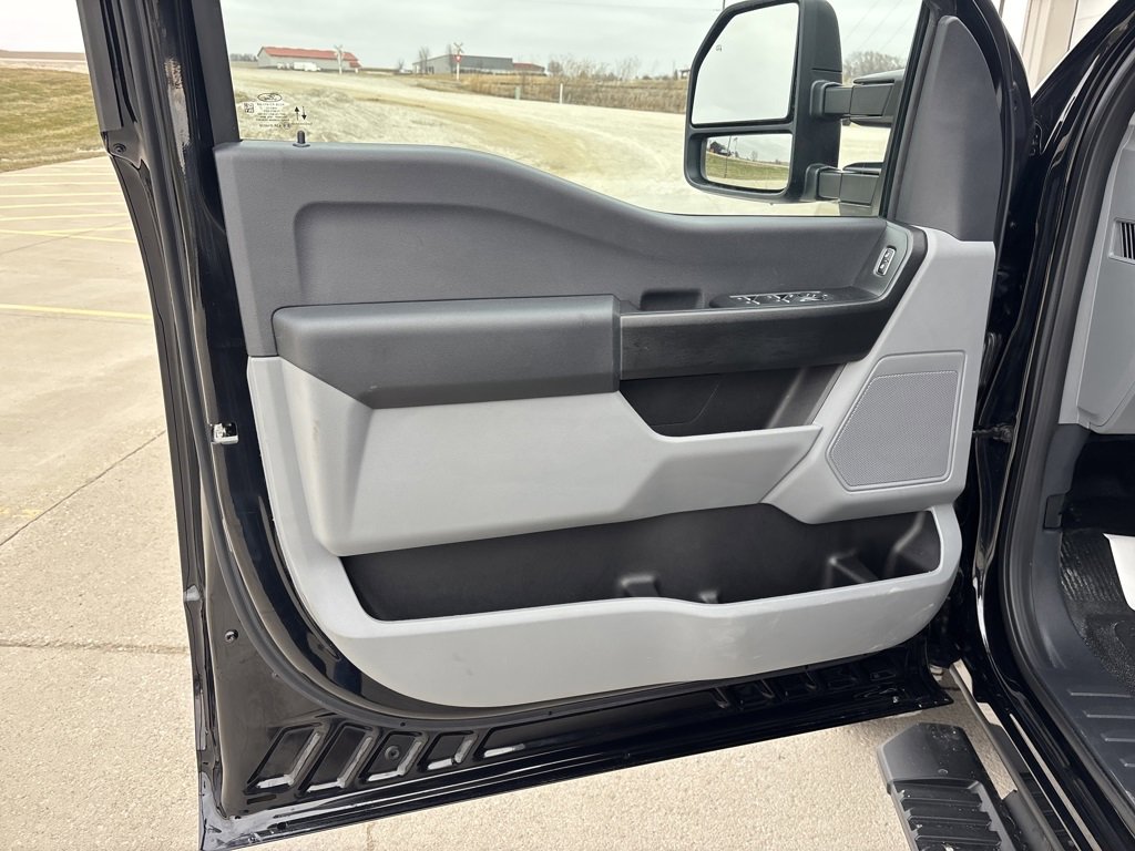 New 2026 Ford F250 XL w/ XL Chrome Package image 12