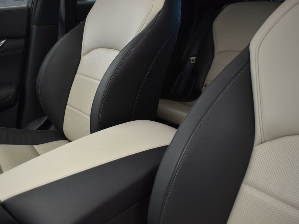 Used 2023 INFINITI QX55 Luxe w/ Cargo Package image 14