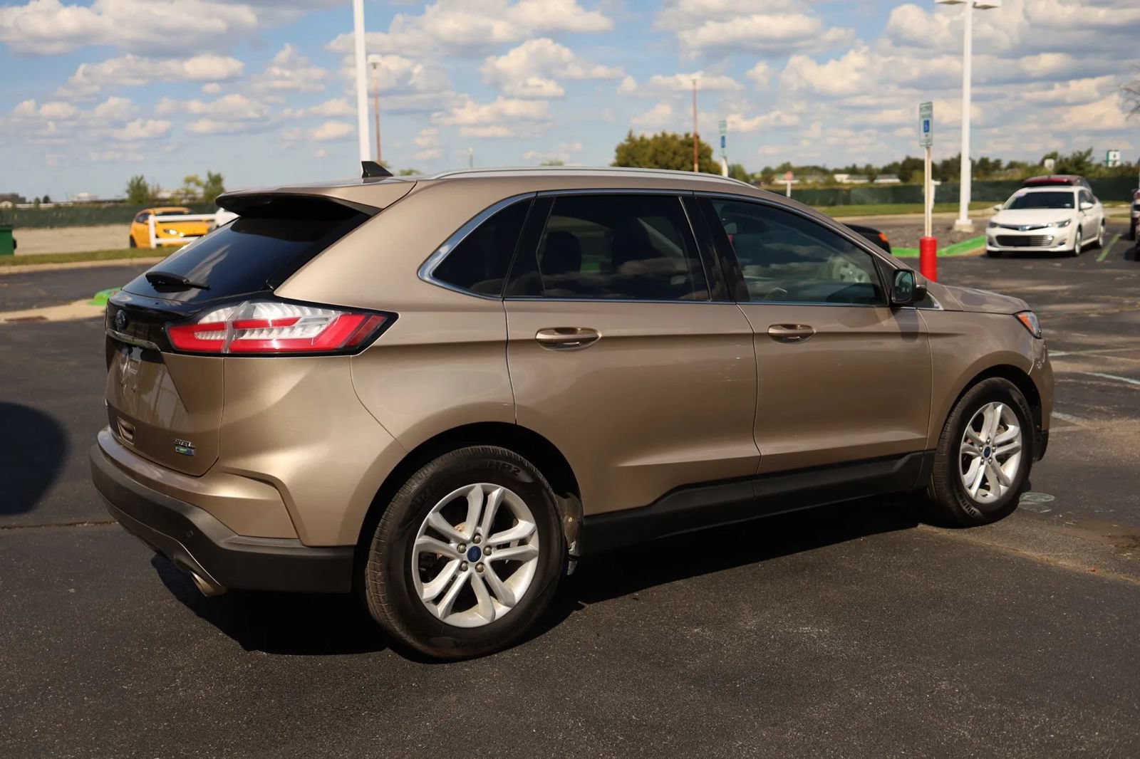 Used 2020 Ford Edge SEL w/ Cold Weather Package AWD/4WD image 5